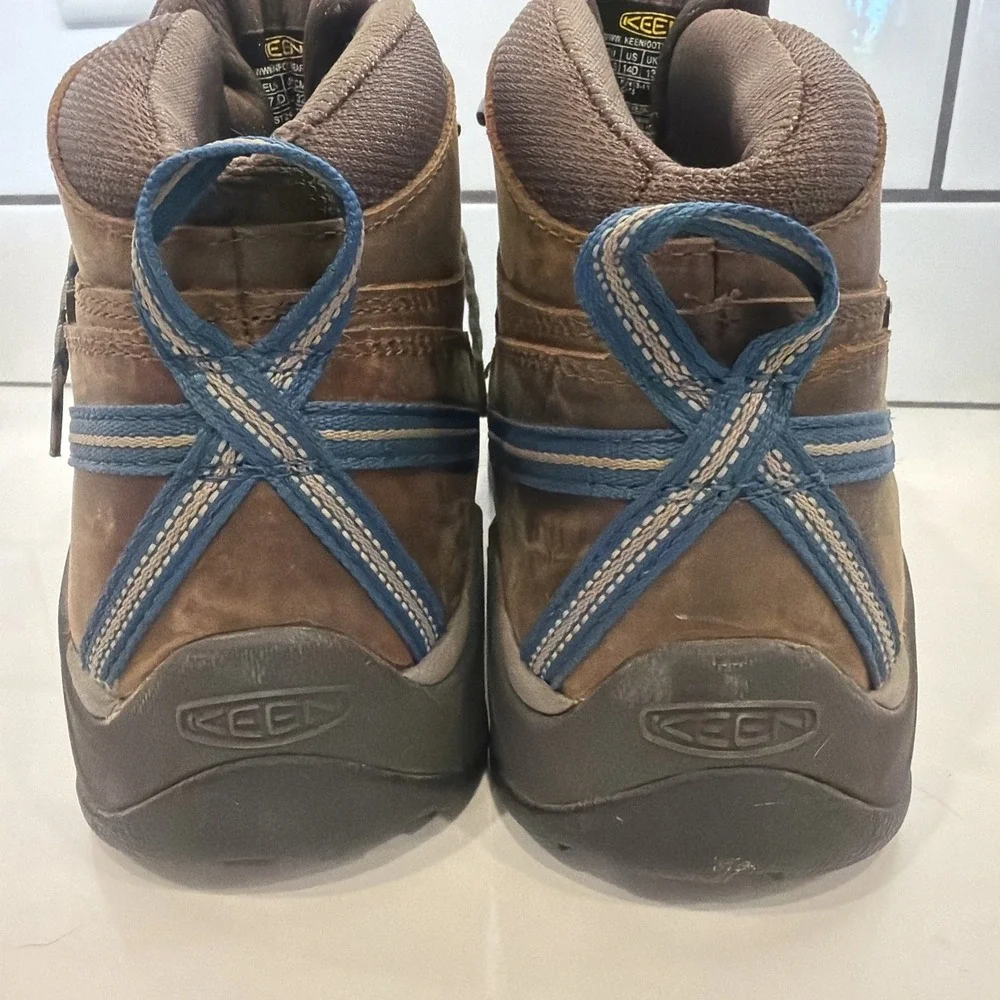 Keen Men's Detroit XT Waterproof Hiking Work Boot (Steel Toe) 14D Only Worn Once